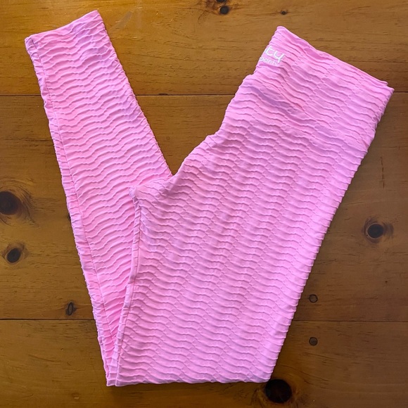 Booty by Brabants Bright Pink Crocodile Skin Leggings Textured Stretch Workout - Picture 2 of 15